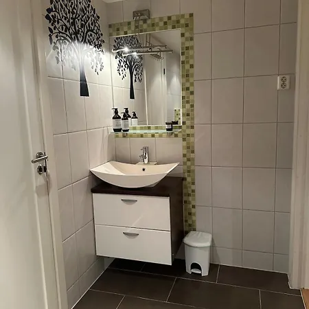 Bright Loft In A Jugend-style Building Close To Brosund *