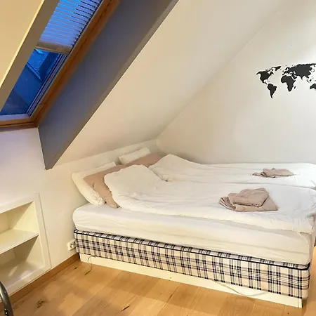 Bright Loft In A Jugend-style Building Close To Brosund