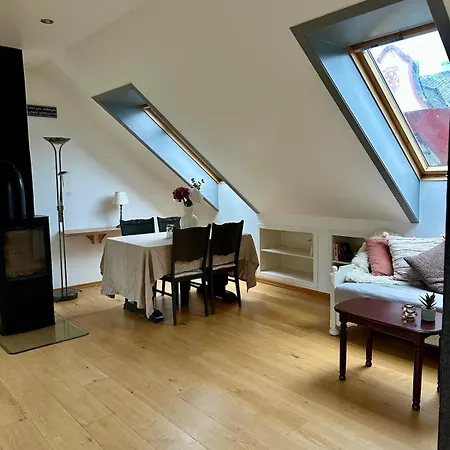 Bright Loft In A Jugend-style Building Close To Brosund